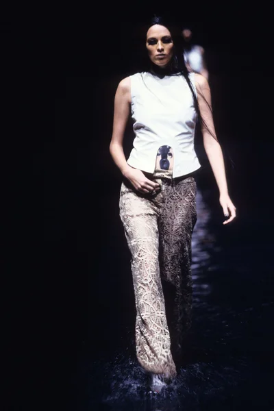Look 25